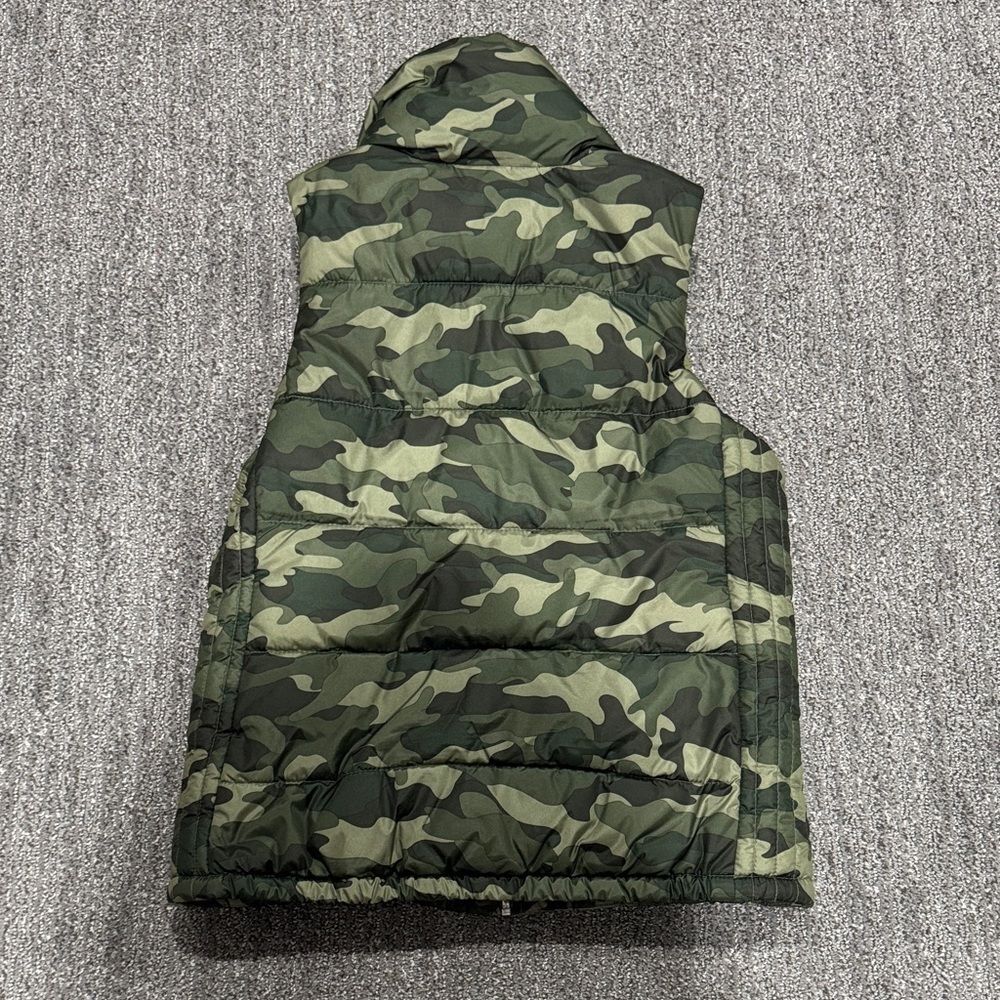 Women’s Old Navy Green Camouflage Puffer Vest Sz S - Picture 3 of 3